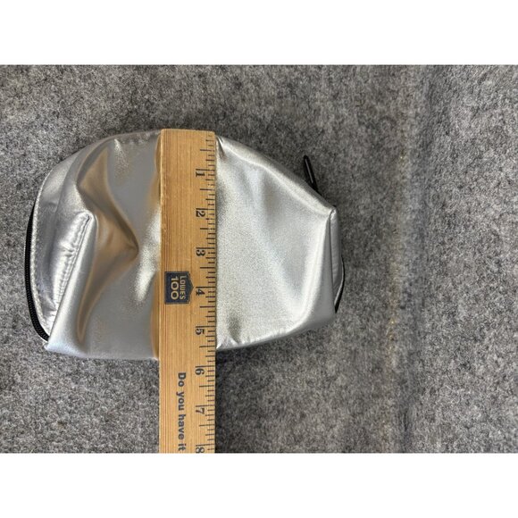 Gucci Beauty Cosmetic Bag Metallic Makeup Pouch Travel Case Purse Organizer - Picture 4 of 6